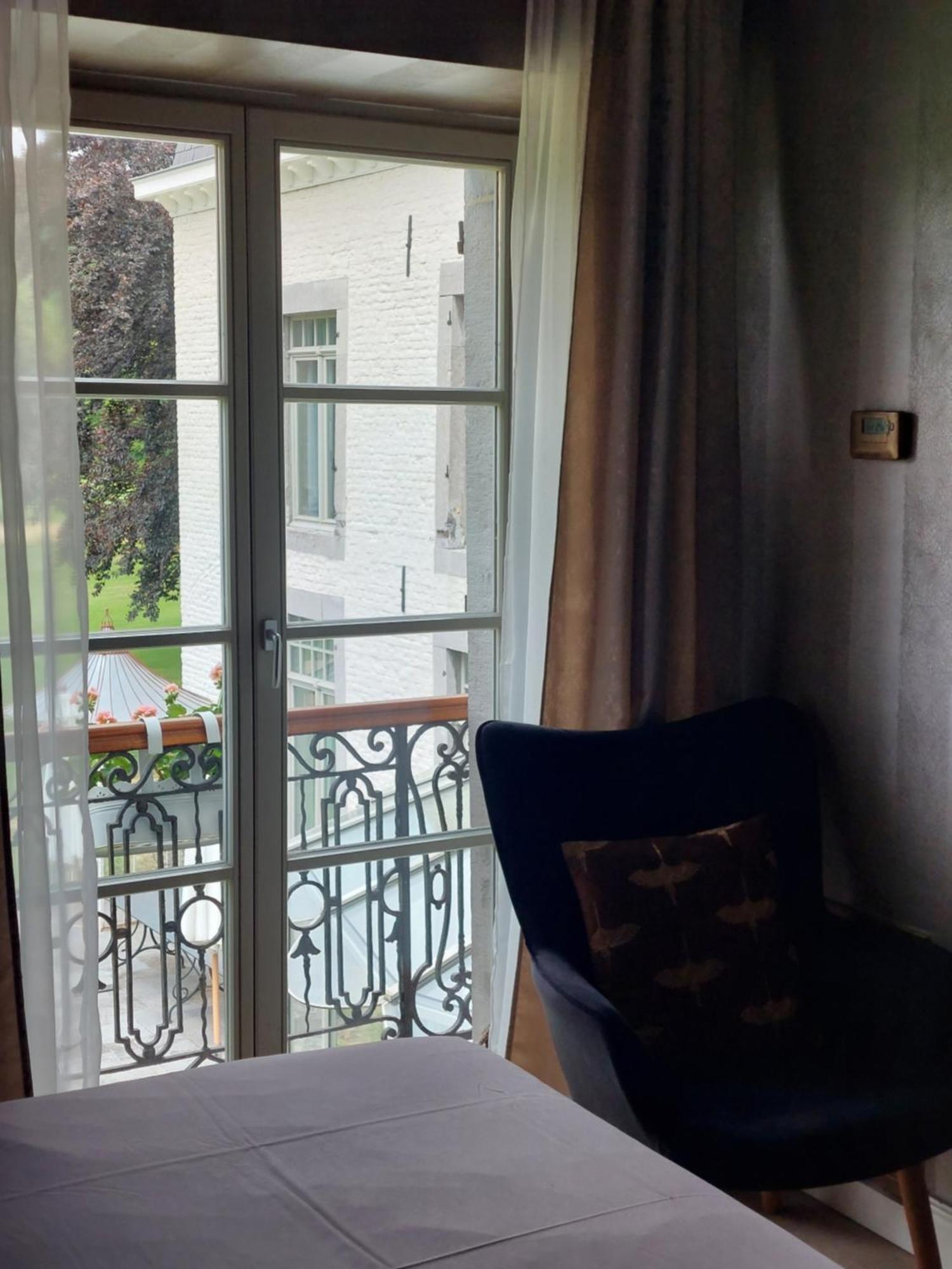 La Chambre Et Le Studio Du Chateau Du Golf De Bernalmont Льеж Номер фото